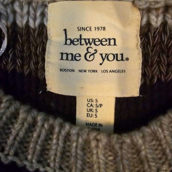 BETWEEN YOU & ME SWEATER SMALL S - Picture 2 of 3
